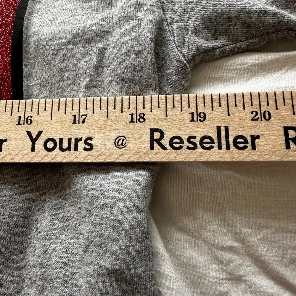 Gildan Heavy Cotton Christmas Holiday Graphic Tee M Grey Short Sleeve T-Shirt - Picture 5 of 8